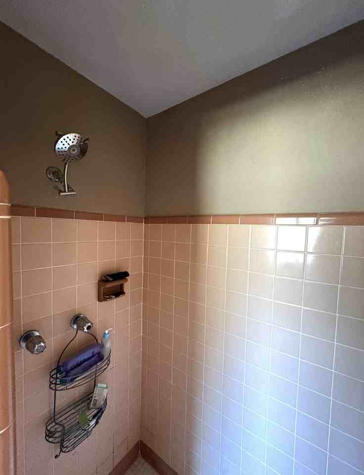 1090 Margaret Dr #4 - Photo 5 of 11