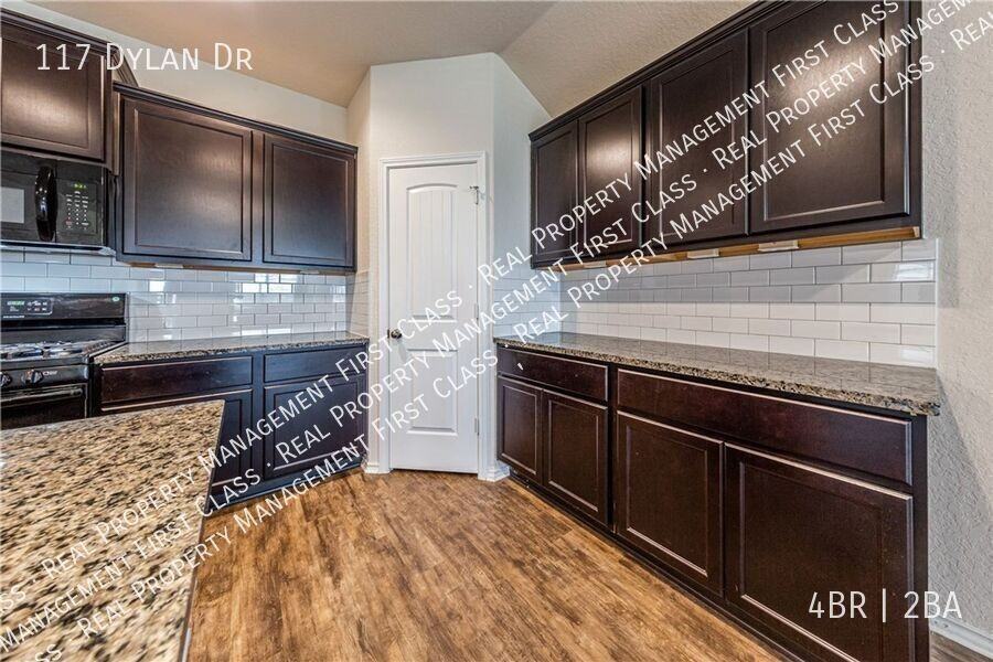 117 Dylan Dr - Photo 6 of 20