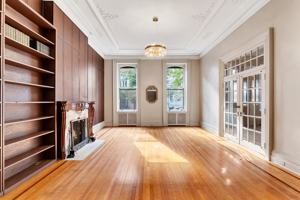 featured image of 52 2nd St #1stFL