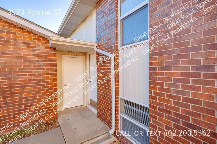 3523 Portia St - Photo 3 of 9