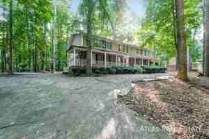 featured image of 301 Highland Park Dr #301