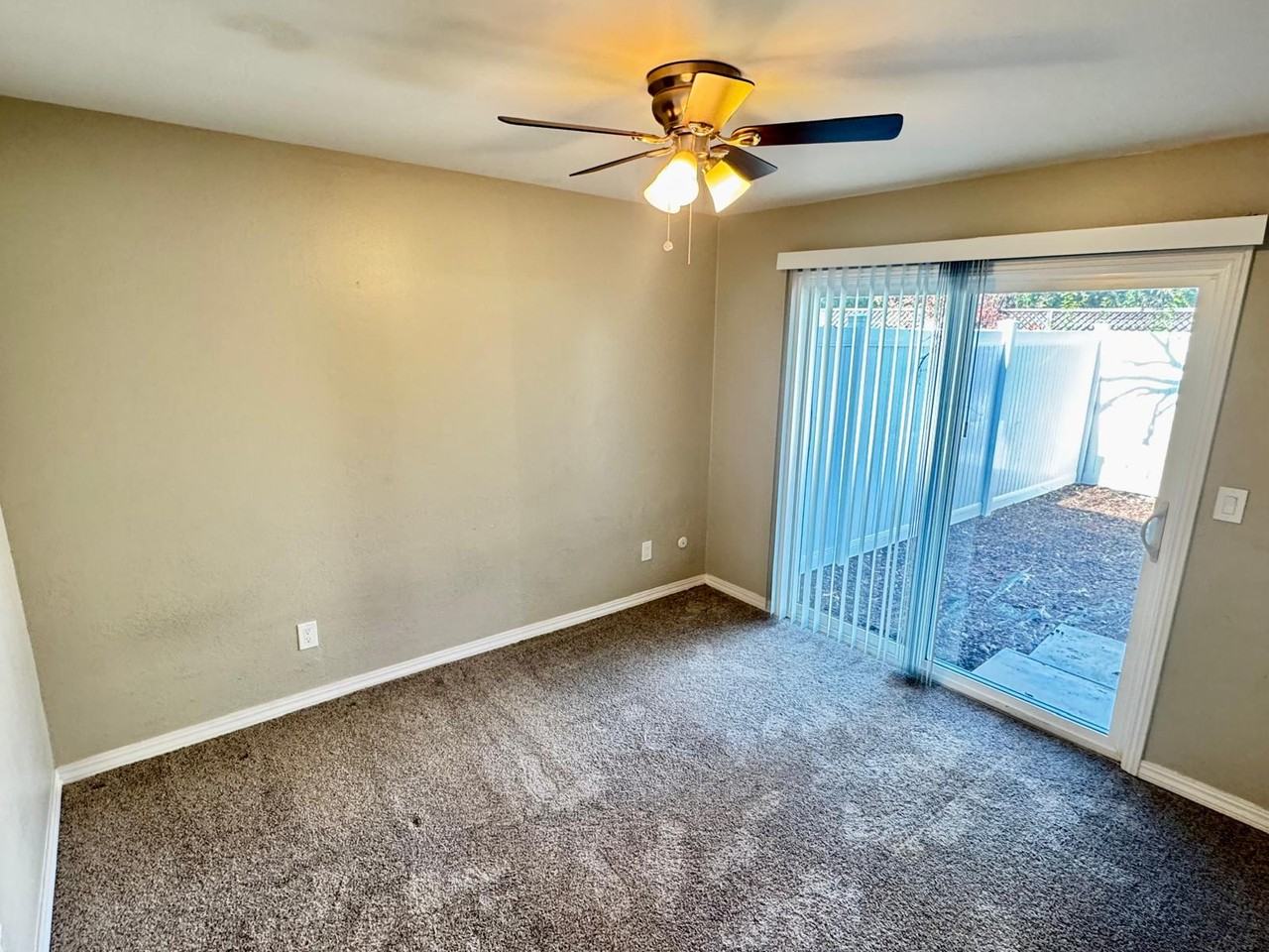 15471 Marty Dr - Photo 3 of 11