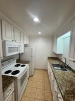 featured image of 356 Robinson St #32