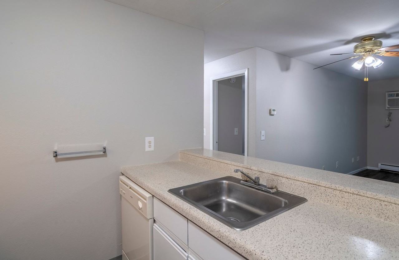 Pinery Woods Apartments - Photo 4 of 42