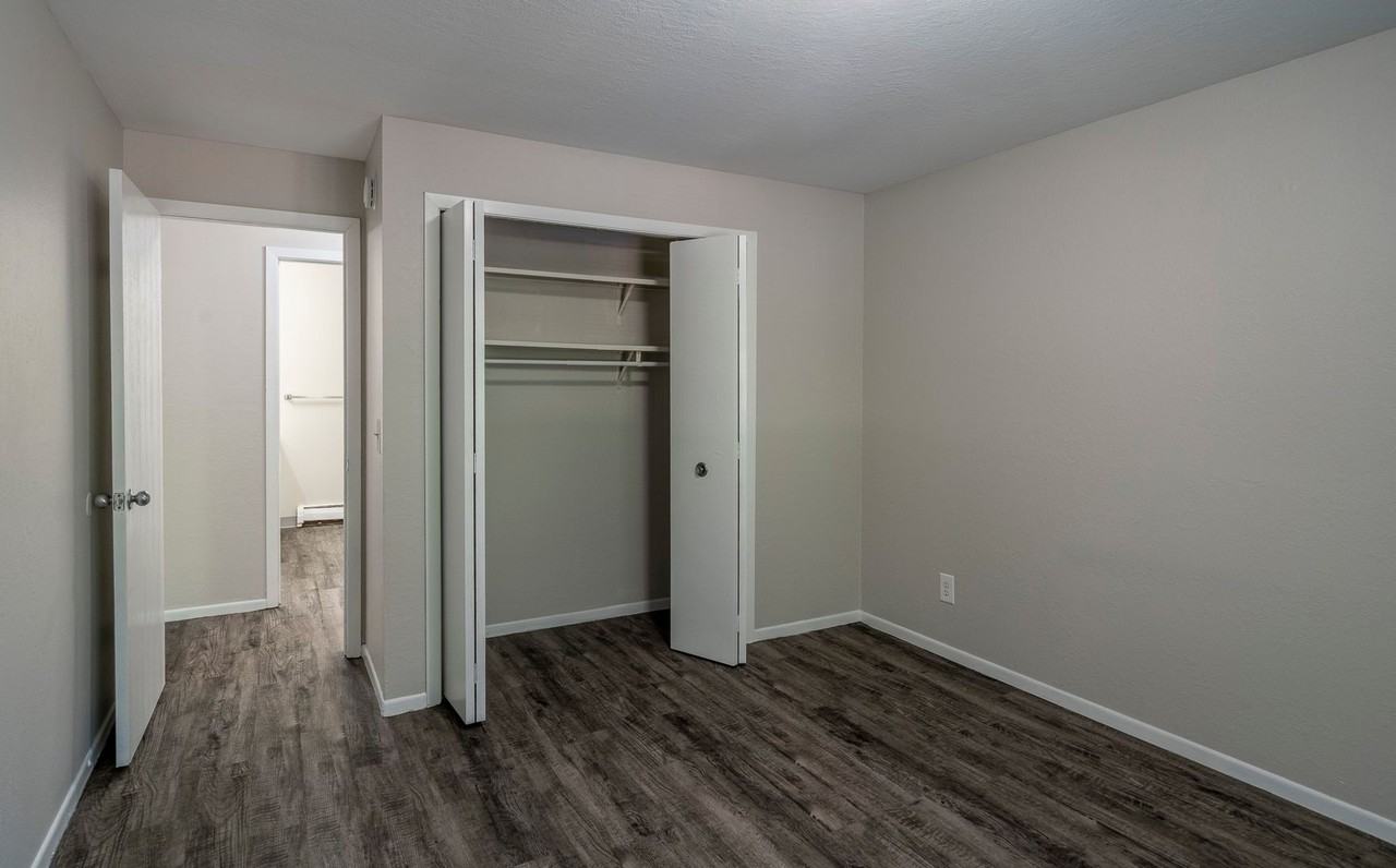 Pinery Woods Apartments - Photo 6 of 42