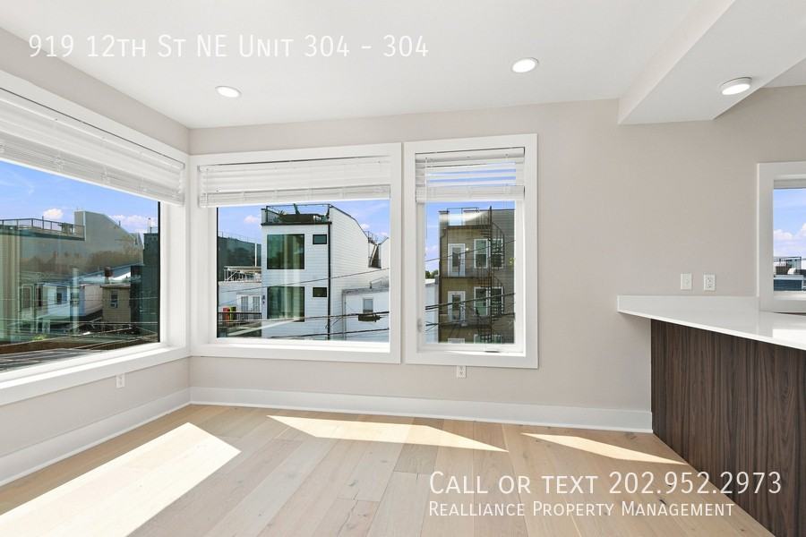 919 12th St Ne Apt 304 #304 - Photo 3 of 14