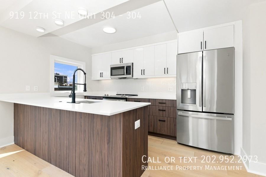 919 12th St Ne Apt 304 #304 - Photo 6 of 14