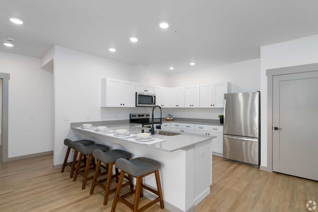 102 E Farwell Rd #319 - Photo 4 of 7