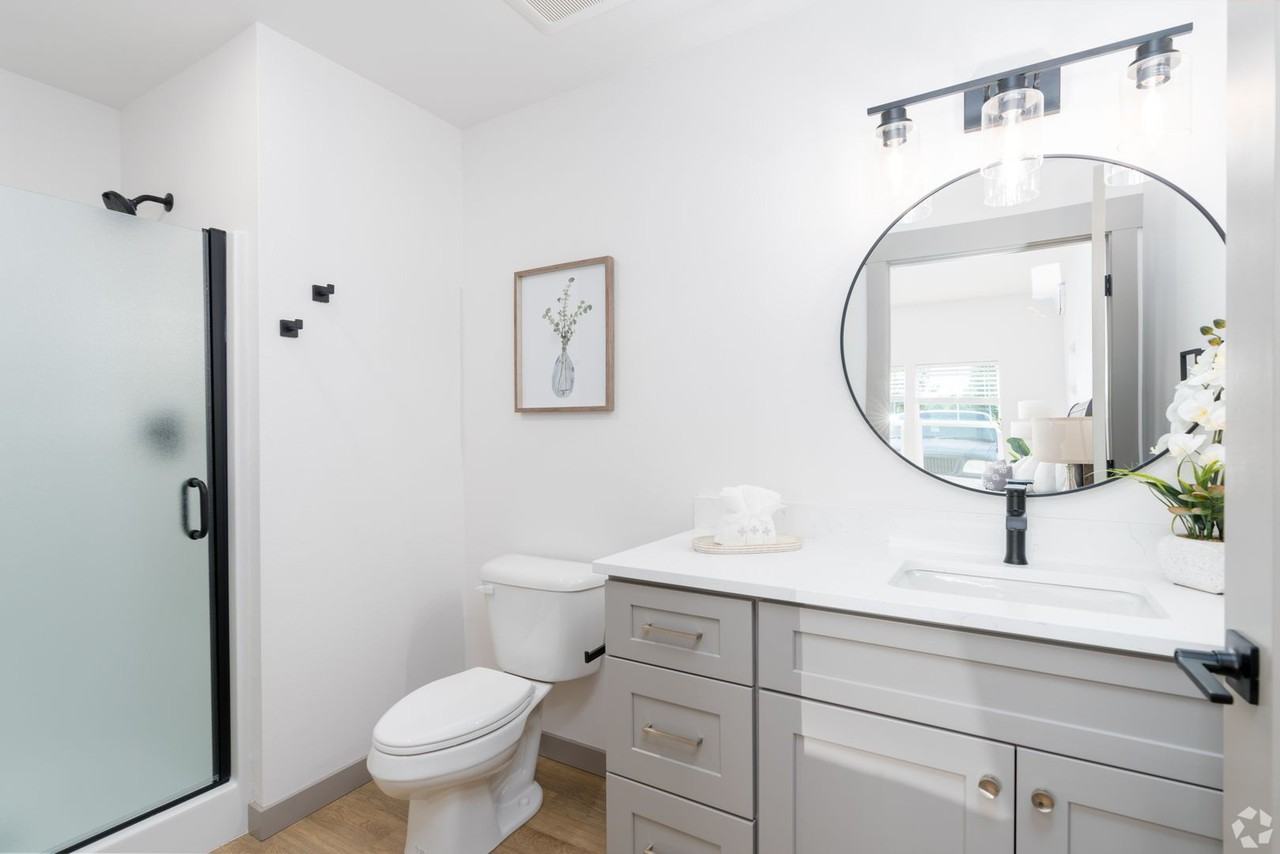 102 E Farwell Rd #319 - Photo 7 of 7