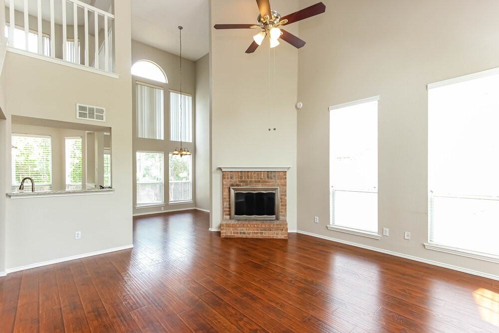 3703 Sycamore Ln - Photo 5 of 17