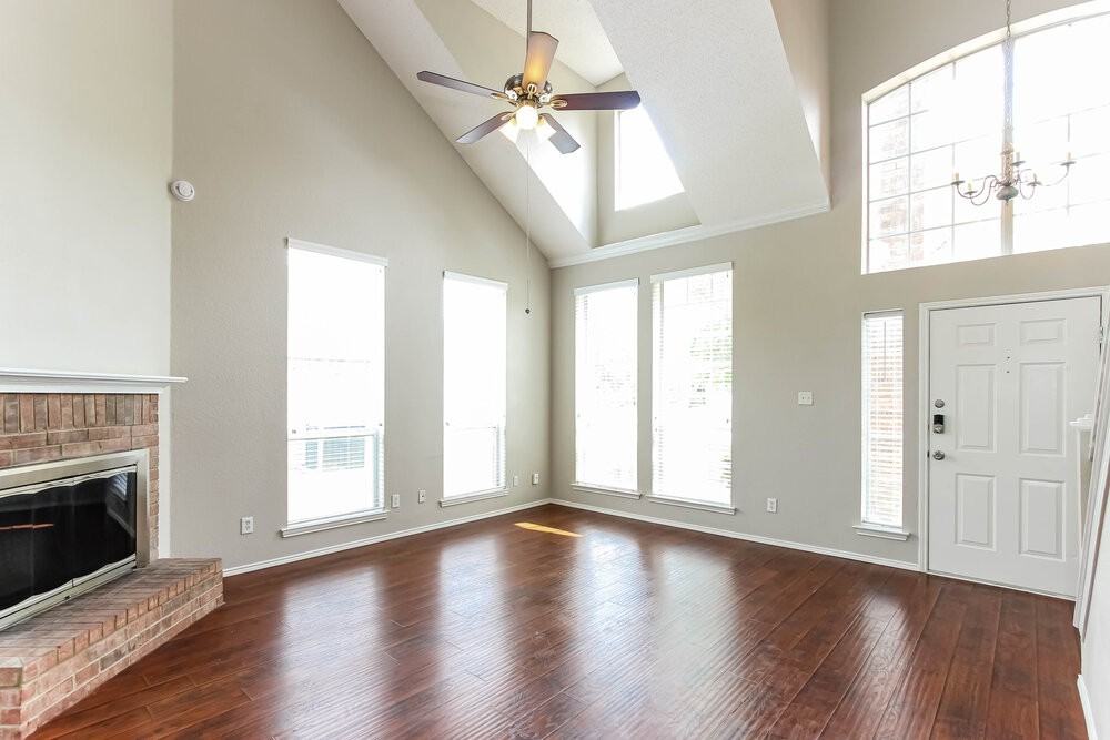 3703 Sycamore Ln - Photo 7 of 17