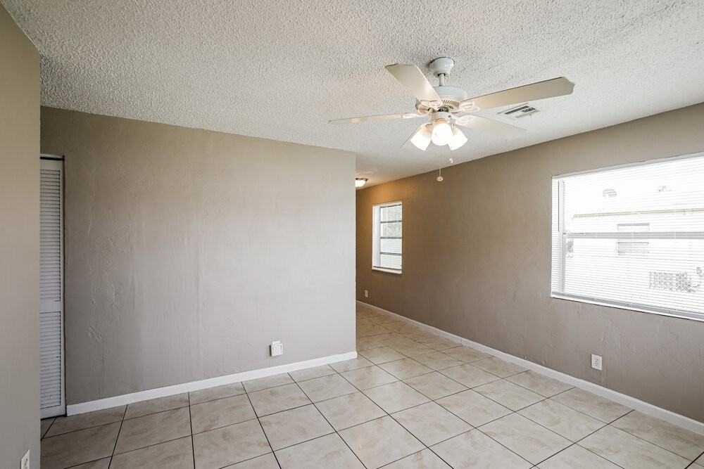 3120 Nw 5th Ct - Photo 3 of 16