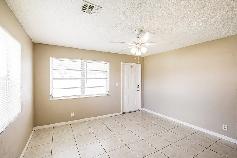 3120 Nw 5th Ct - Photo 5 of 16