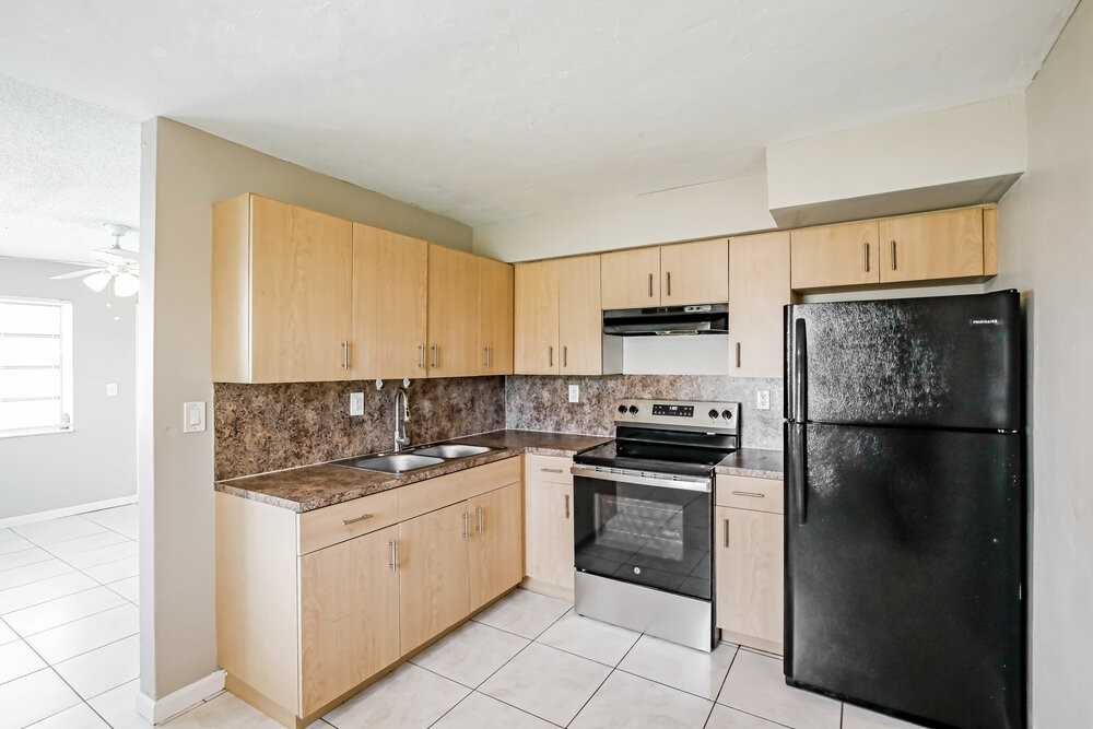 3120 Nw 5th Ct - Photo 7 of 16