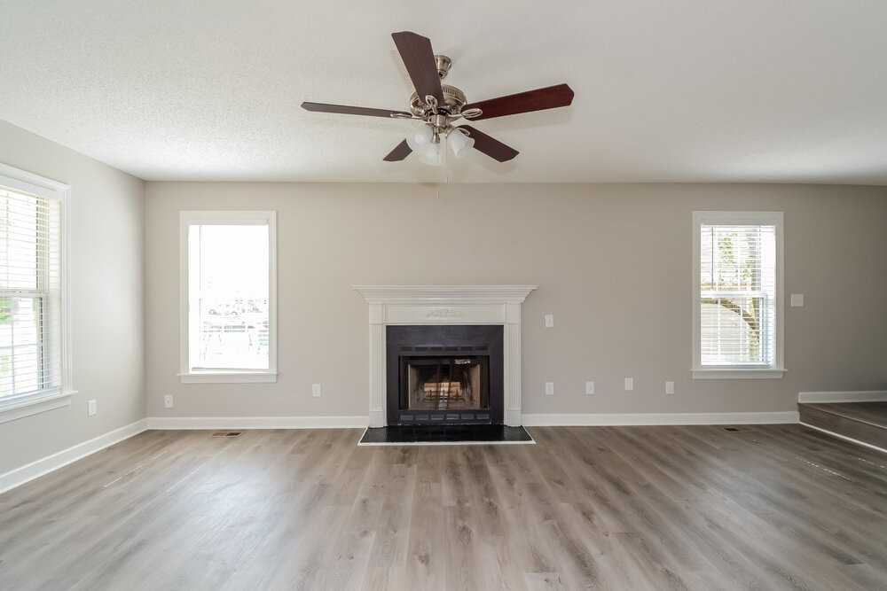 805 Wallridge Dr - Photo 4 of 17