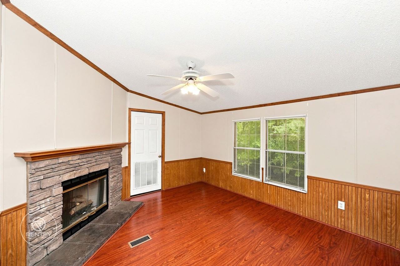 147 Purity Ln - Photo 4 of 15