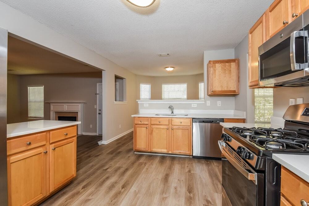 6964 Foxmoor Way - Photo 7 of 17