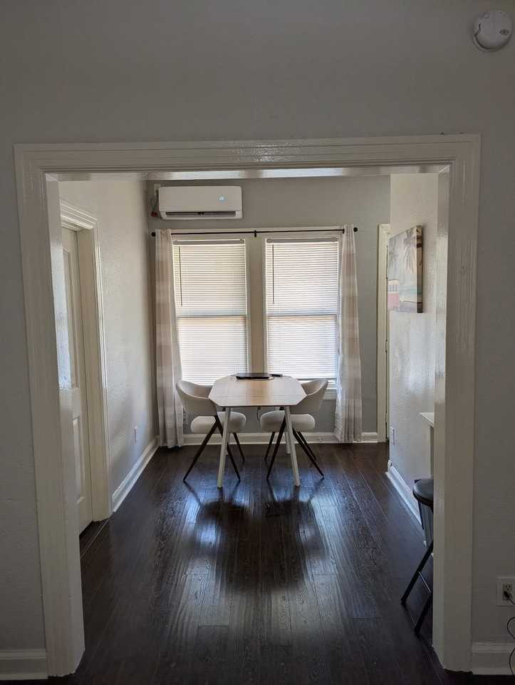 209 E Rosewood Ave #2 - Photo 2 of 13
