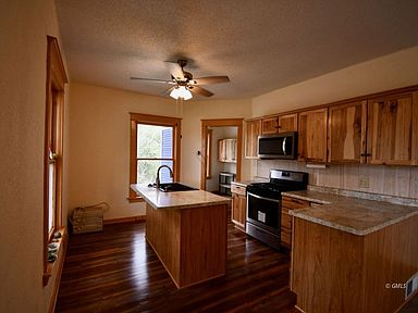 220 W Allard St - Photo 3 of 18