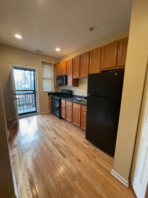853 E 64th St - Photo 3 of 12