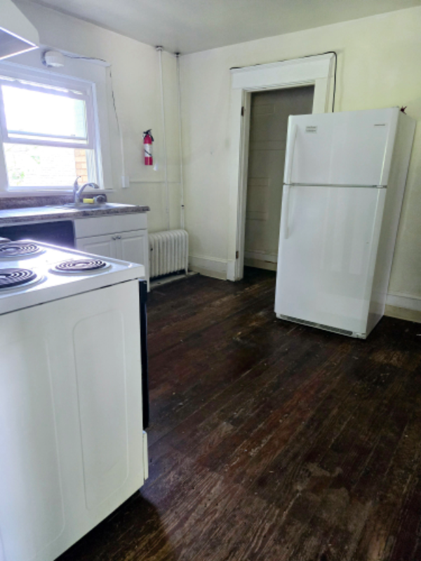 382 Pine St #2 - Photo 5 of 10