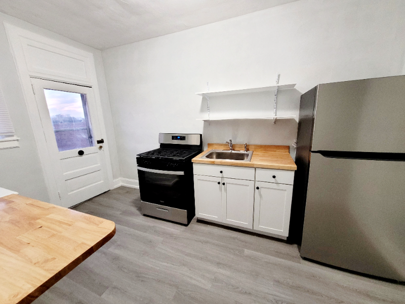 1611 Hampton Blvd #B9 - Photo 7 of 9