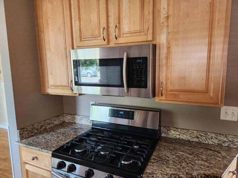1806 Alderson Ave - Photo 6 of 20