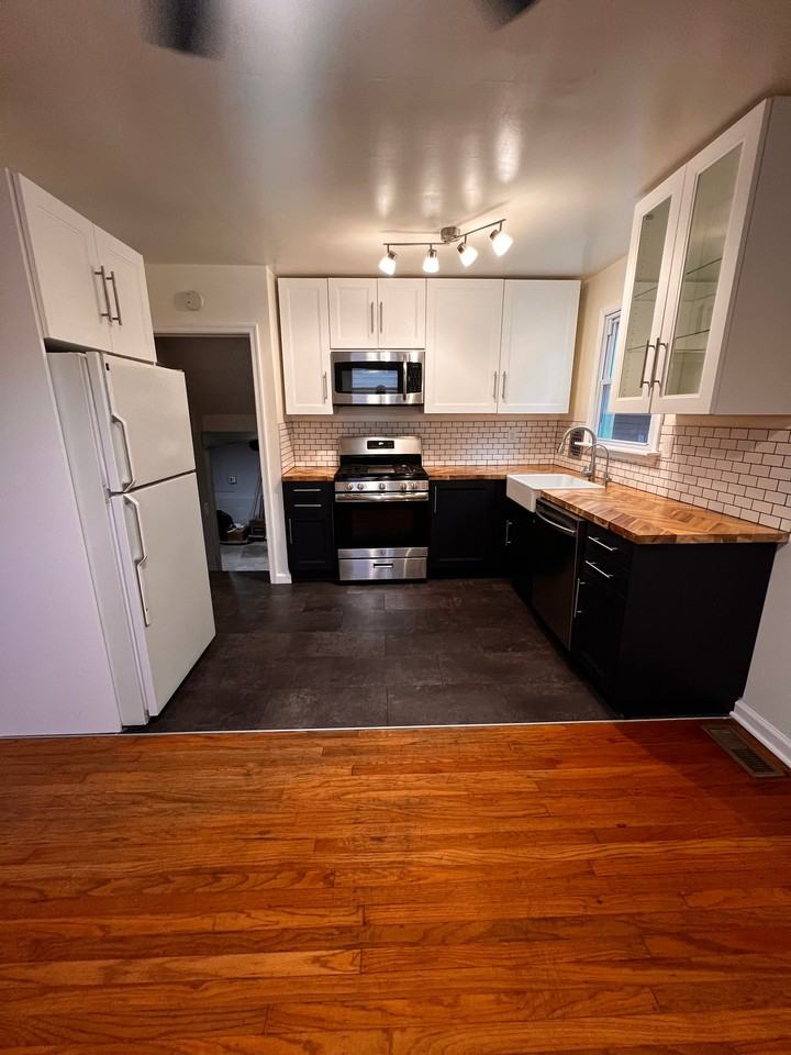 736 Cedar Dr - Photo 4 of 12