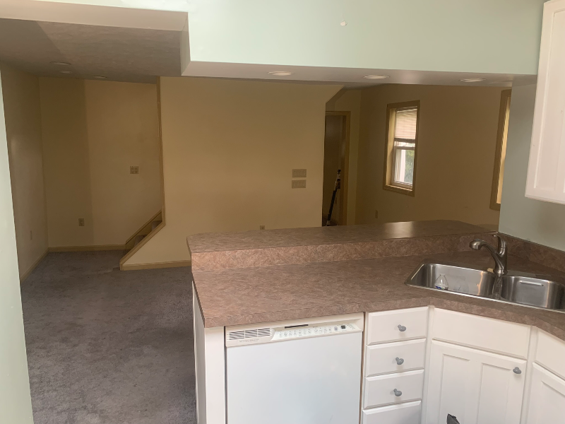517 Ogden Ave - Photo 5 of 12