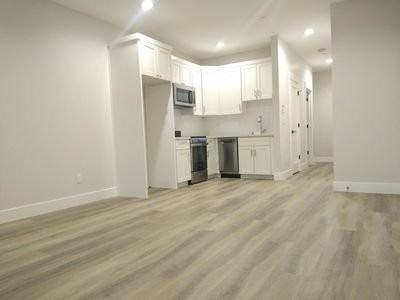 1905 H St #101 - Photo 2 of 17