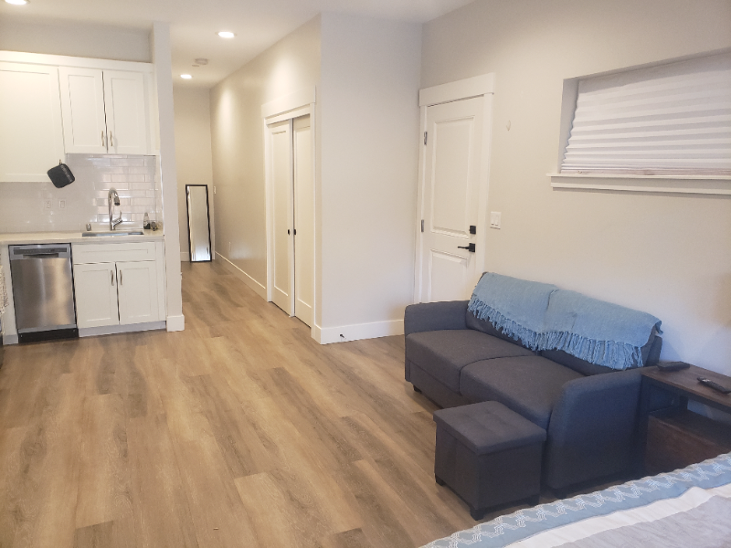 1905 H St #101 - Photo 3 of 17