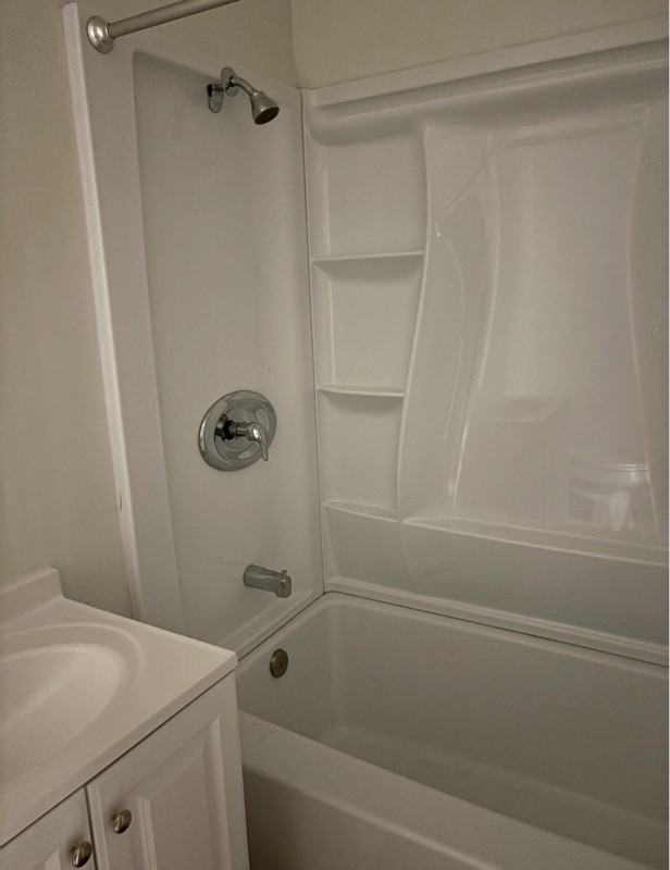 319 Laurel St #319 - Photo 7 of 10