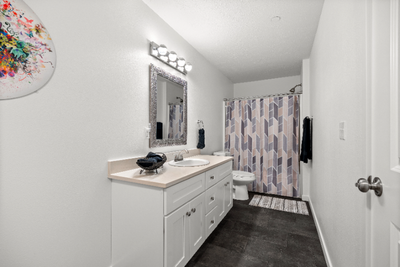 140 Railroad Ave #1 - Photo 4 of 20