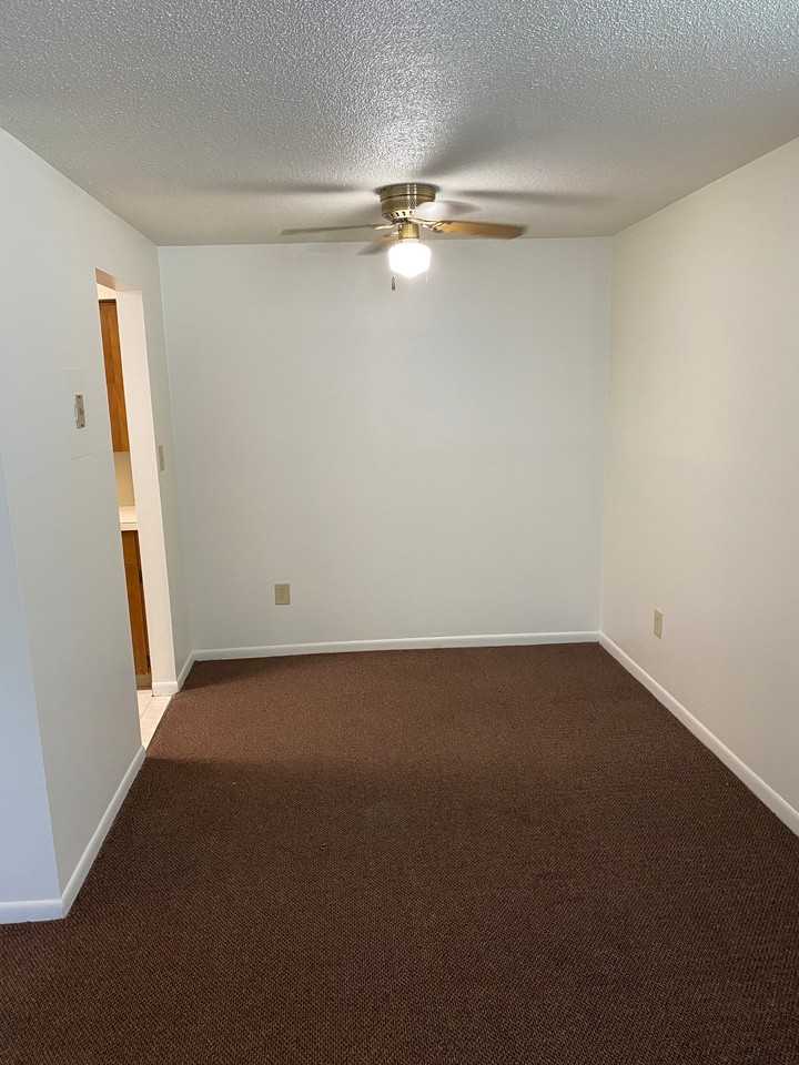510 N Emily St #B - Photo 3 of 9