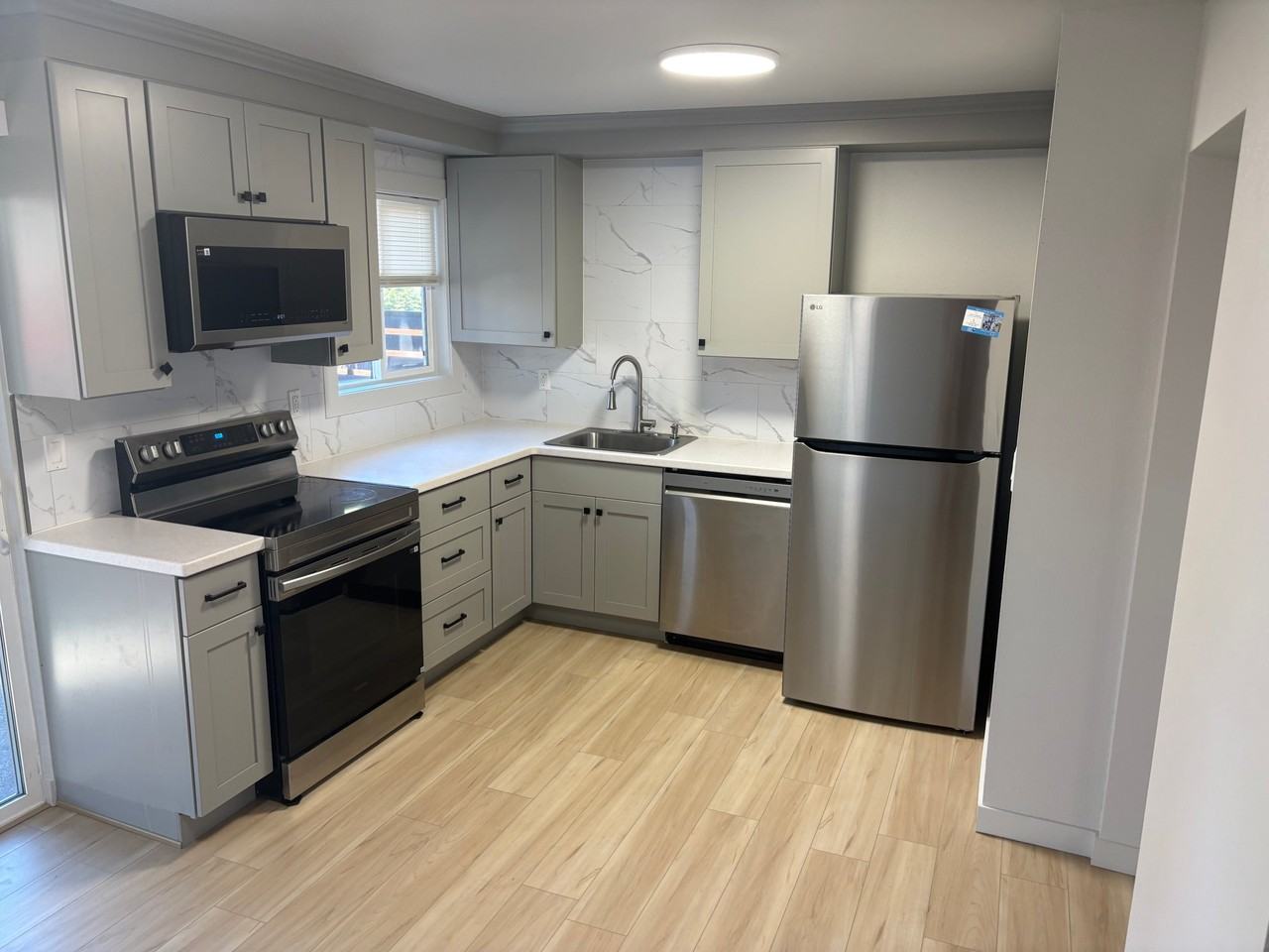 3112 N St #1 - Photo 4 of 15