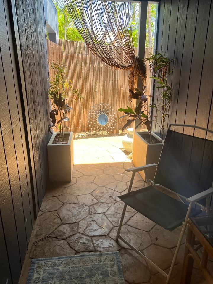 293 Alaume St - Photo 2 of 10