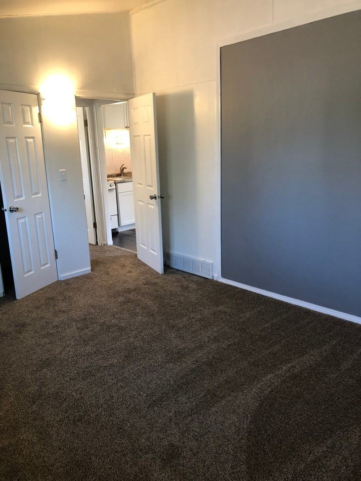 Fargo Ave #2202 - Photo 5 of 8
