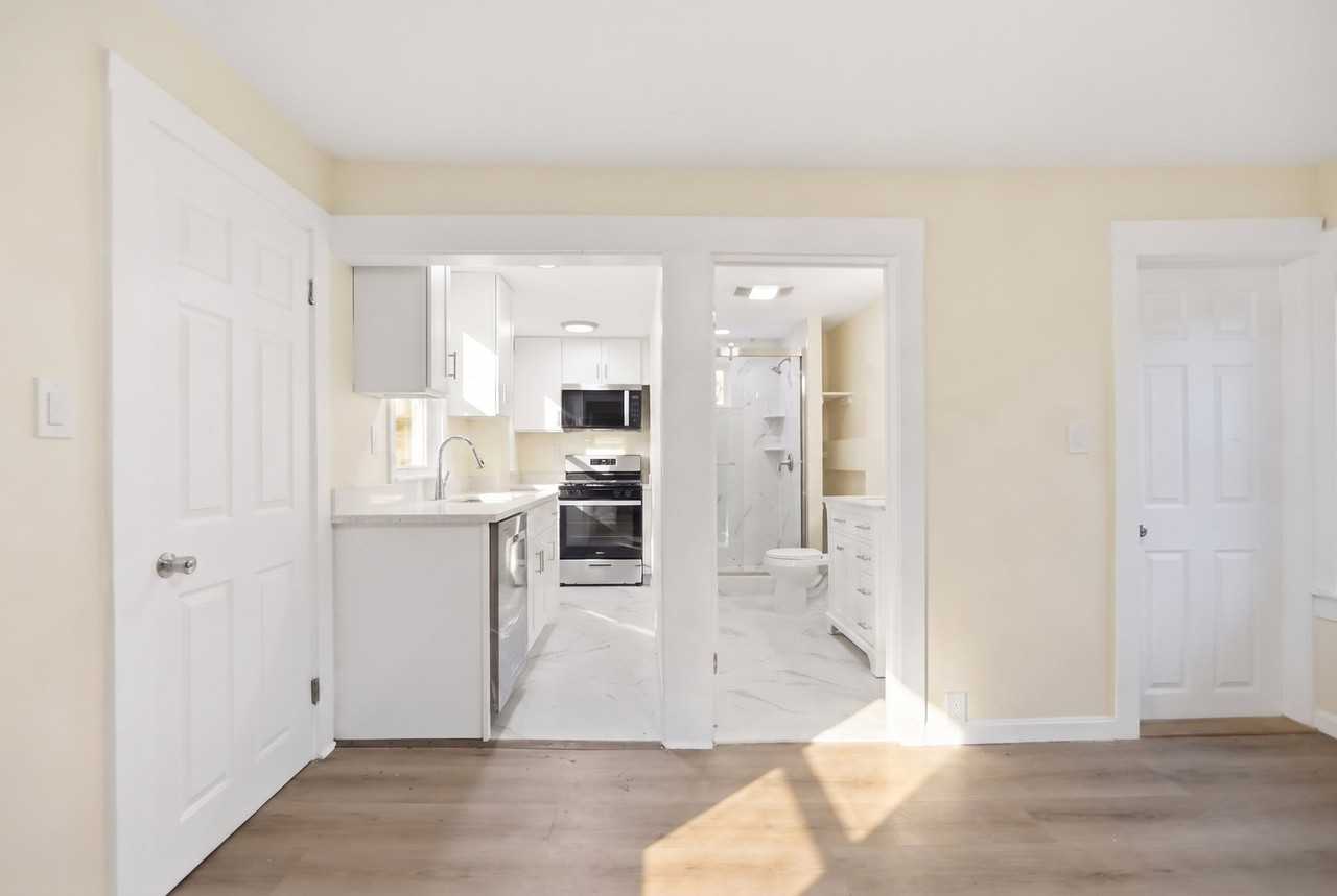 18 Aldrich Rd #1 - Photo 5 of 18
