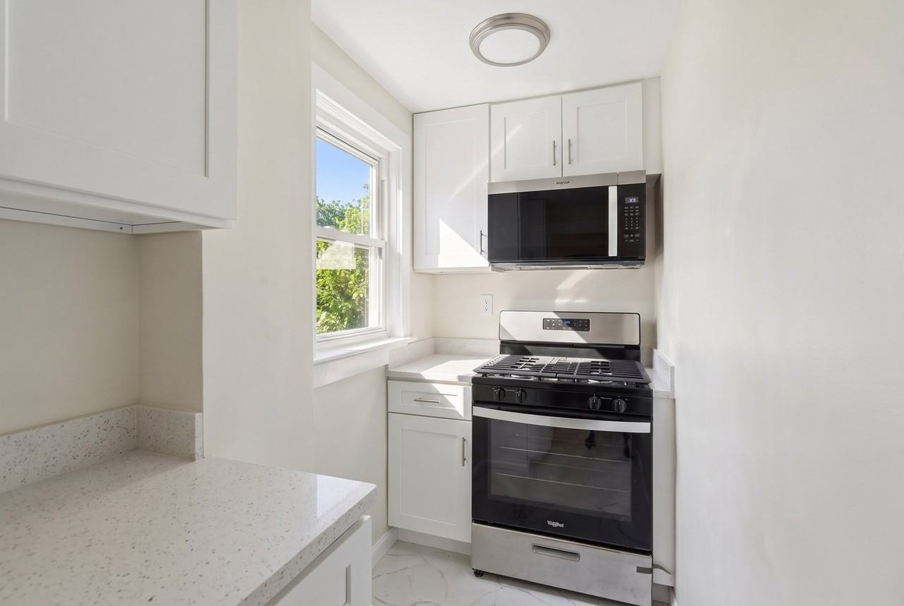 18 Aldrich Rd #1 - Photo 7 of 18