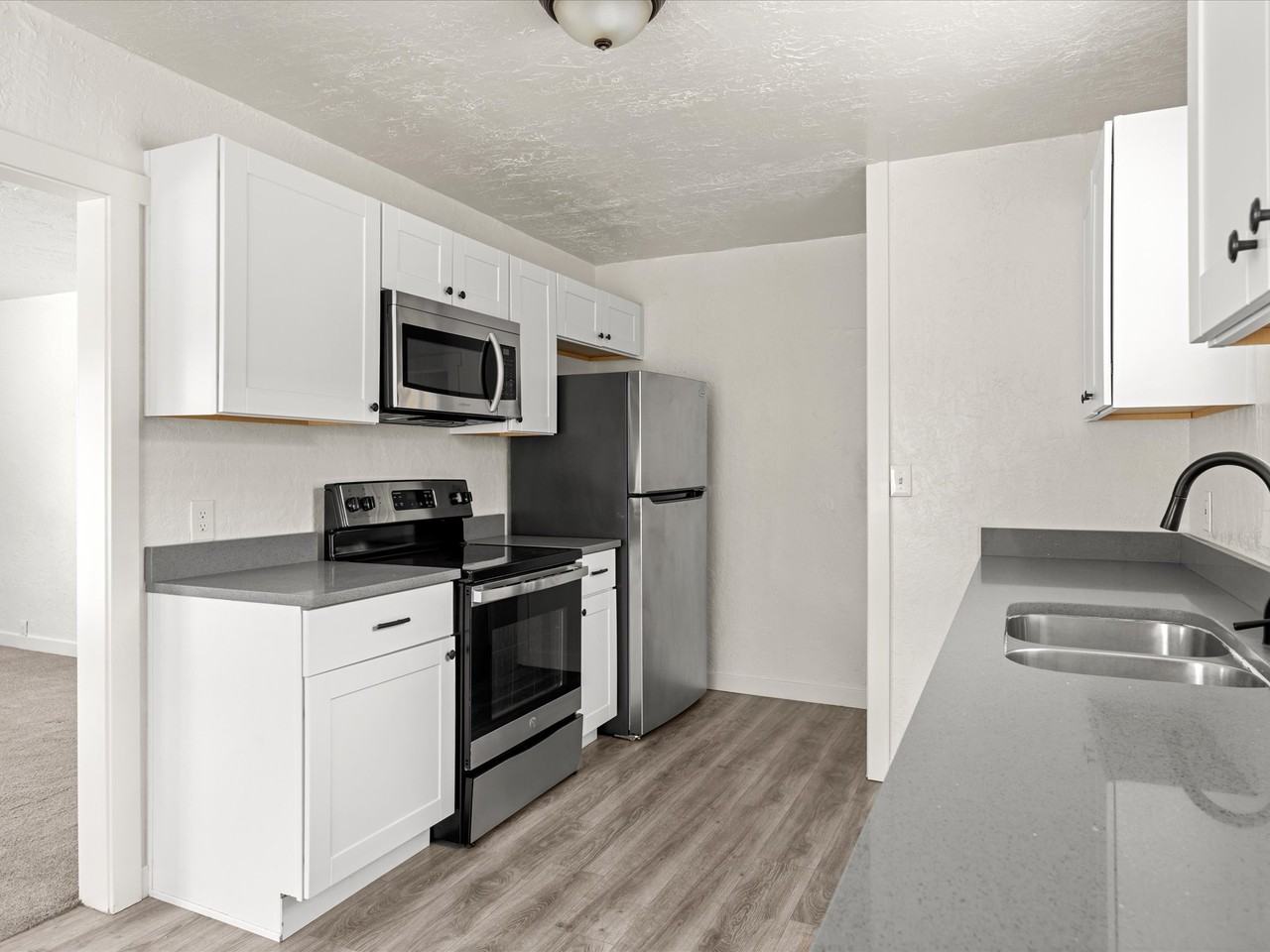 3568 Orchard Ave - Photo 4 of 20