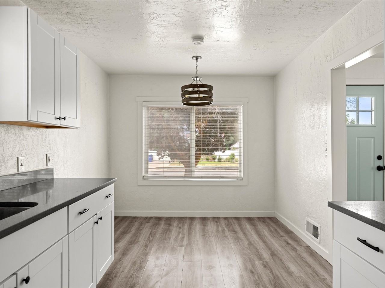3568 Orchard Ave - Photo 5 of 20