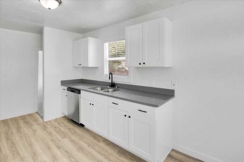 3568 Orchard Ave - Photo 7 of 20