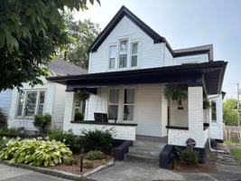 featured image of 1810 E Spring St