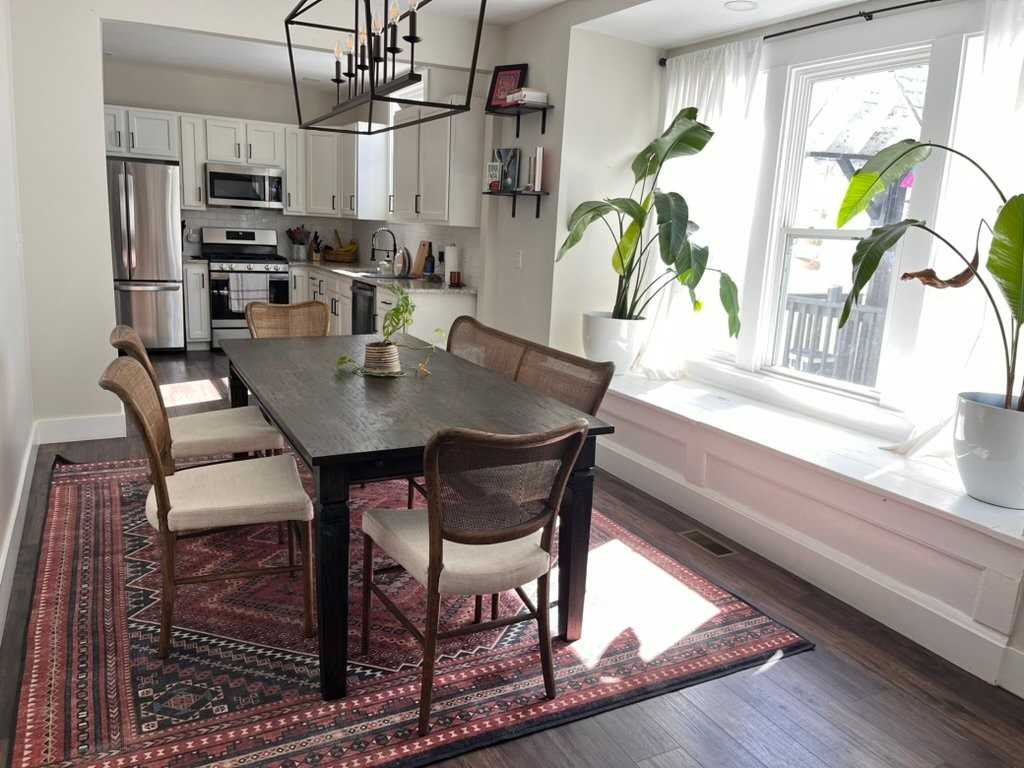 1810 E Spring St - Photo 2 of 10