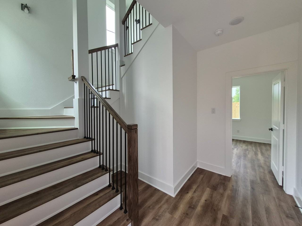 3217 St Emanuel St - Photo 2 of 18