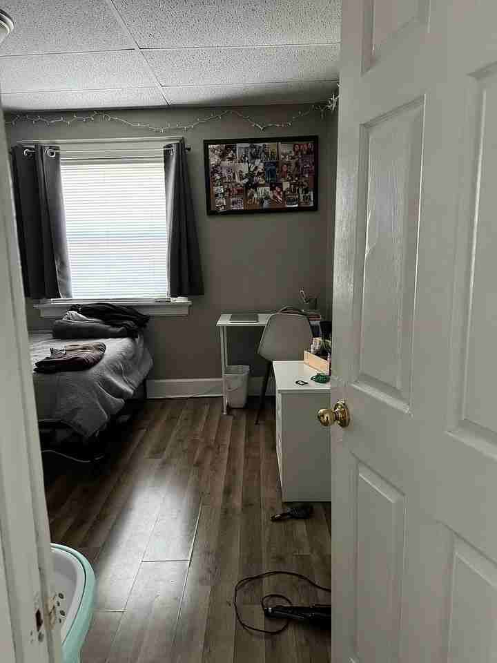 221 E 5th St - Photo 2 of 23