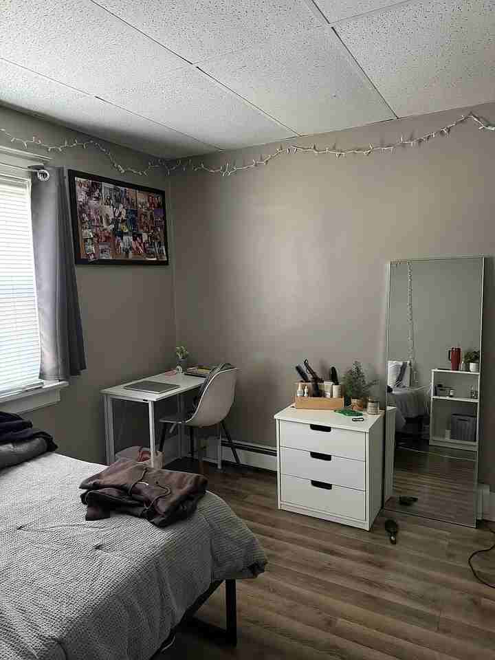 221 E 5th St - Photo 5 of 23