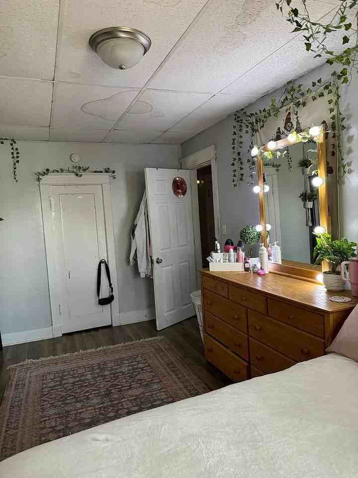 221 E 5th St - Photo 7 of 23
