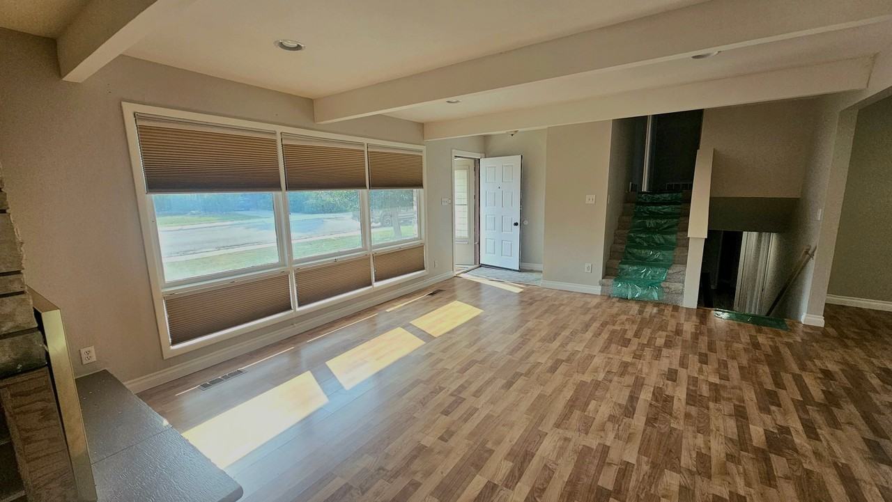 1029 Durango Dr - Photo 3 of 20