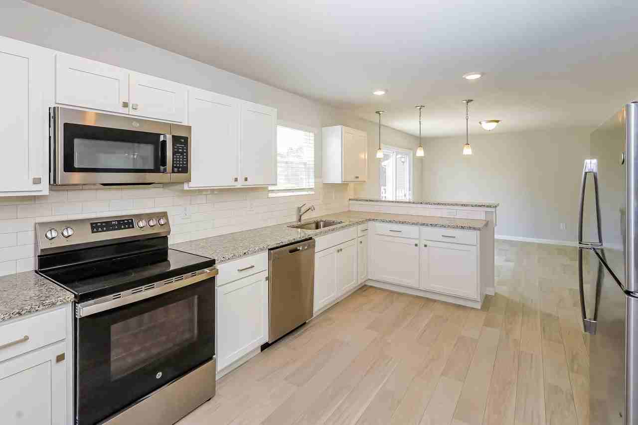 613 Courtyard Pl - Photo 6 of 30